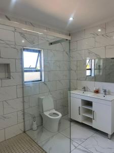 Private entrance room behind out of Africa