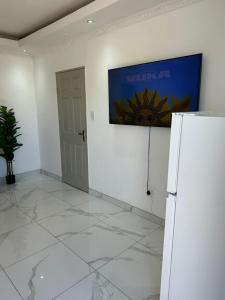 Private entrance room behind out of Africa