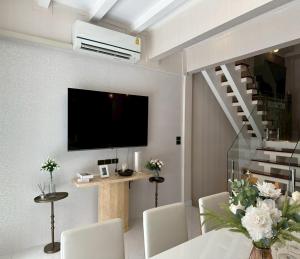 Residence at 49