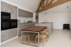 Bridge House Modern Comfort in Historic Stone