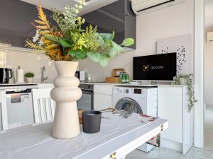 Qoople Elite 3 City Apartments