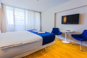 Sea View Apartment In City Center