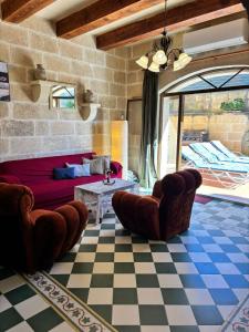 Ta Carmen Farmhouse with pool