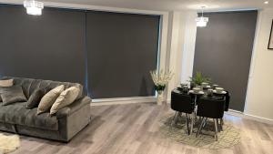 Luxurious 2Bed Apartment, Sleeps 6, 3 beds