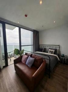 Top Floor Studio with Amazing Sea View