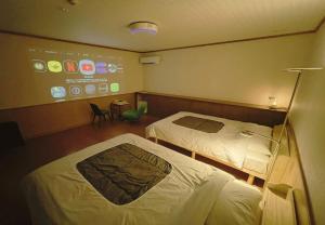 鈴籠城 城の間 - ダブルベッド2台 二段ベッド1台