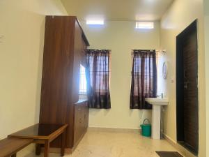 Chakravarthi Lodging and Bording