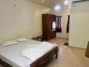 Chakravarthi Lodging and Bording