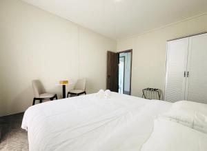 West14 Tamarin Bay
