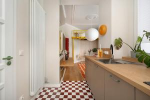 Unique Studio Close to the City Center with Balcony by Noclegi Renters