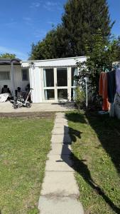 Affordable Private Sleep-Out Room 1 Own Entrance