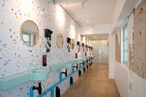 Capsule Hostel and Thai Traditional Bath Bangkok