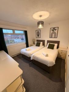 Spacious House - Parking - Pool Table