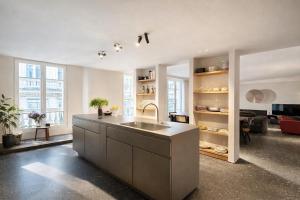 Suite 401 Daunou Theater Vendôme Opera