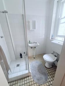 Studio Apartment - Darlinghurst