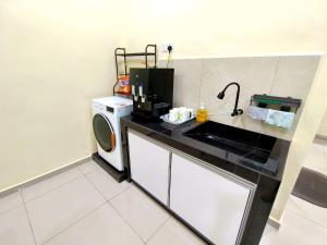 SW 7pax Netflix Water Dispenser Tmn Desa Near Lotus & KPJ