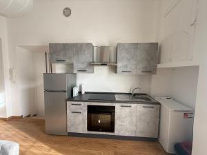 Semplice alloggio comodo a tutti i servizi in zona crocetta