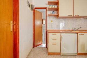 Apartment Marina 4 shared pool