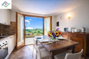 Casale il Petruccaio - Jacuzzi e Vista Panoramica sulle Colline Toscane