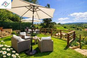 Casale il Petruccaio - Jacuzzi e Vista Panoramica sulle Colline Toscane