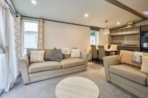 Elegant Lodge with Hot Tub