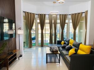 Beautiful 2 bdrm Apartment in Marina by JBR Beach