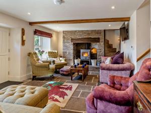 4 Bed in Brecon oc-90596