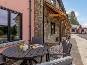 2 Bed in Usk- oc-83993