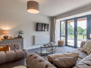 2 Bed in Usk- oc-83993