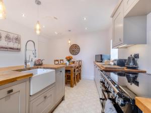 2 Bed in Hope Valley oc-94552