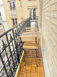 Elegant Sunlit Flat with Balcony near Parc Monceau - B94