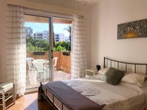 1 bedroom flat, prime location near sea, sleeps 4