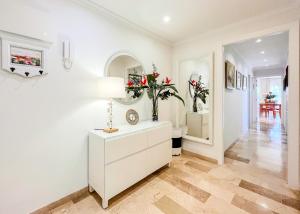 Spacious Two Bedroom Apartment in Marbella Centre