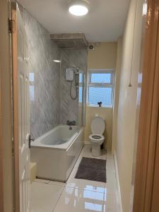 Big, Sleeps 6, Parking, Notts City, Motorpoint, Trent Bridge