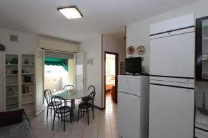 Comfy flat by the beach