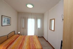 Coastal apartment with shared pool