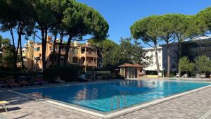Seaside apartment with shared pool