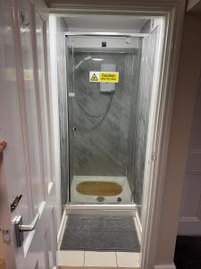 Quiet, Sleeps 7, Notts City, Transport, Motorpoint, Trent Bridge GF