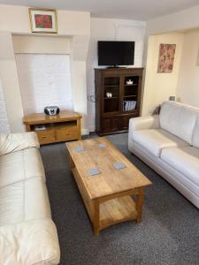 Quiet, Sleeps 7, Notts City, Transport, Motorpoint, Trent Bridge GF