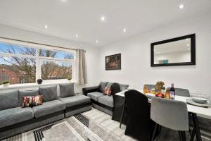 Comfortable Four-Bedroom Stay with Balcony