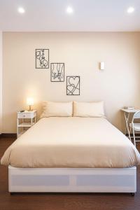 95 Deluxe London Studios