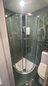 95 Deluxe London Studios