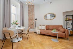 Unique Studio with Mezzanine for 4 Guests in an Ideal Location by Noclegi Renters