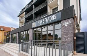 Five Seasons apartments