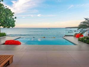 Beachfront Modern Villa with Pool AZURE