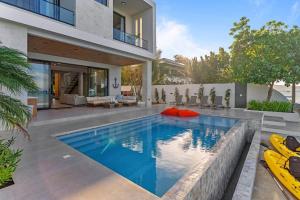 Beachfront Modern Villa with Pool AZURE