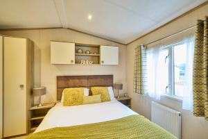 The Major Oak Lodge with Hot Tub