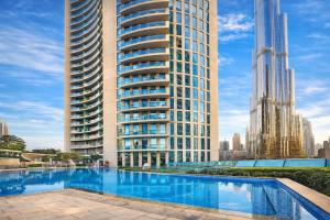 Private Room in Luxurious Apartment Downtown near Burj Khalifa