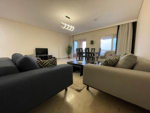 12 عباس العقاد