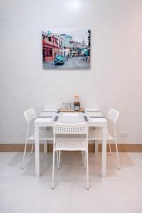 Cozy Unit at Shore 3 Residences Tower 4 near MOA